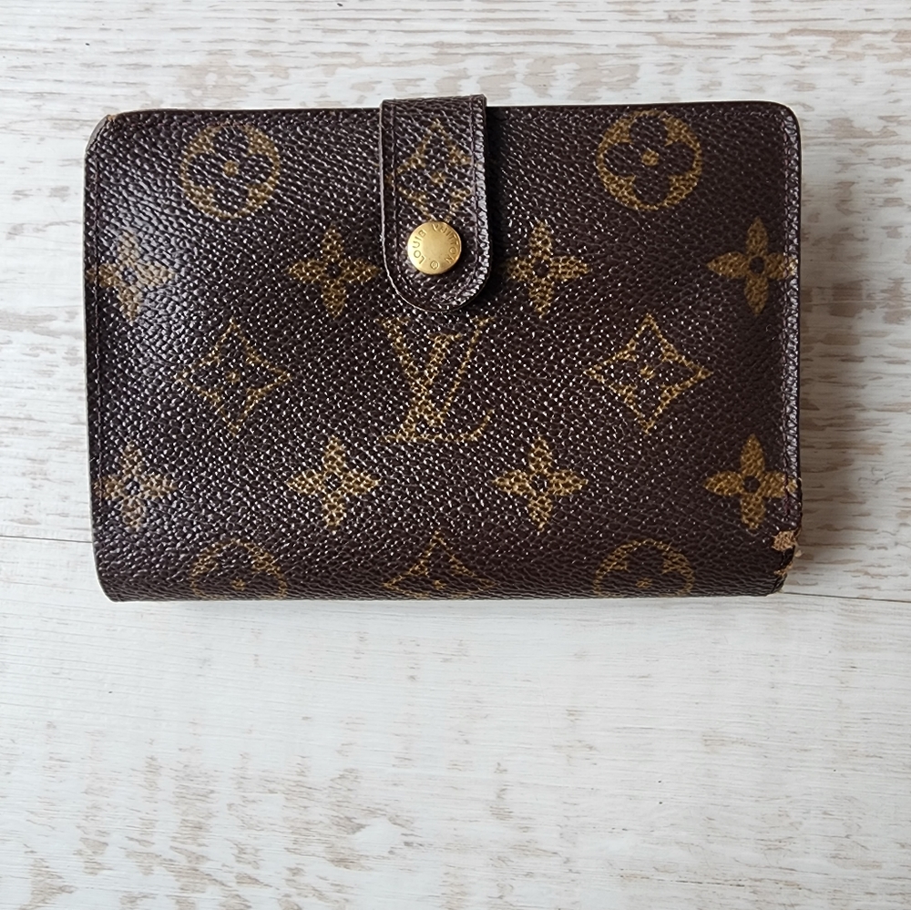 Louis Vuitton kisslock wallet - Picture 1 of 16